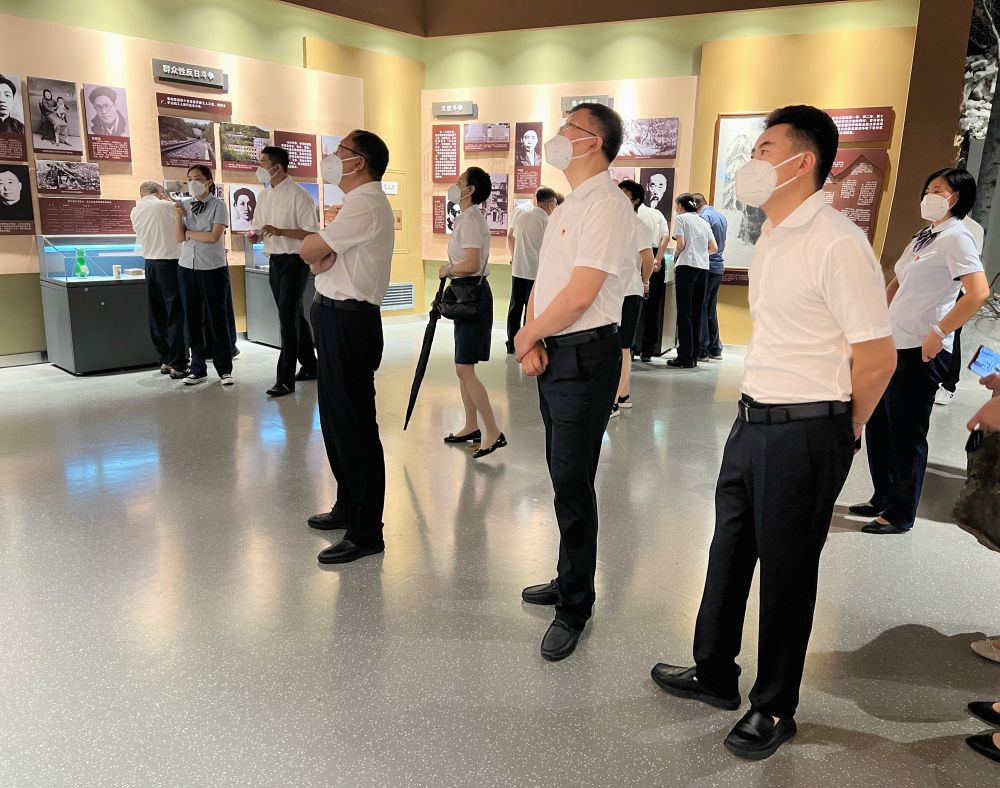 吉高千方黨支部與吉高股份黨委共同參觀 吉林省博物館“破曉——吉林人民革命斗爭史陳列”